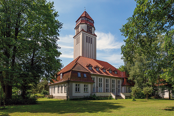 Historisches Turmgebäude auf dem Campus der Universität zu Lübeck
